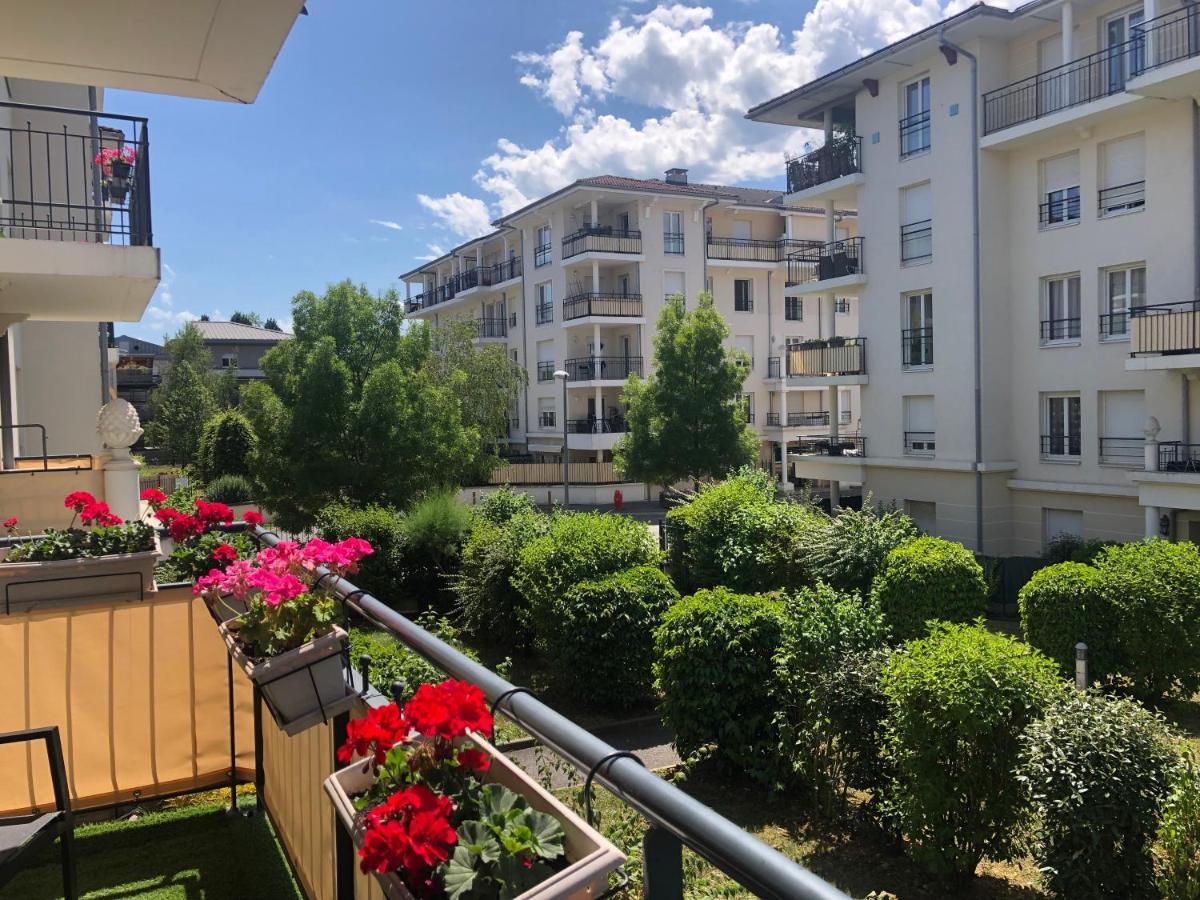 Beautiful Apartment Near Geneva Saint-Julien-en-Genevois Exterior photo