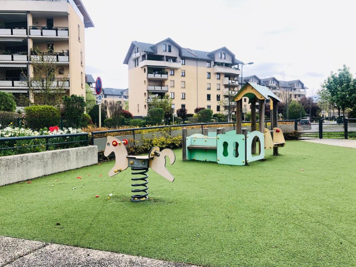 Beautiful Apartment Near Geneva Saint-Julien-en-Genevois Exterior photo
